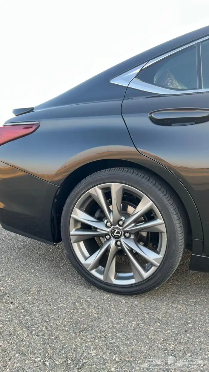 لكزس es350 F Sports 2020 4