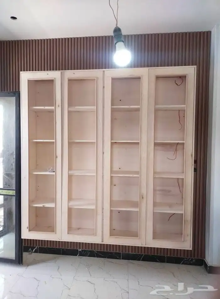 معلم ورشه نجاره مودرن لتفصيل الأبواب وغرف النوم والديكورات 11
