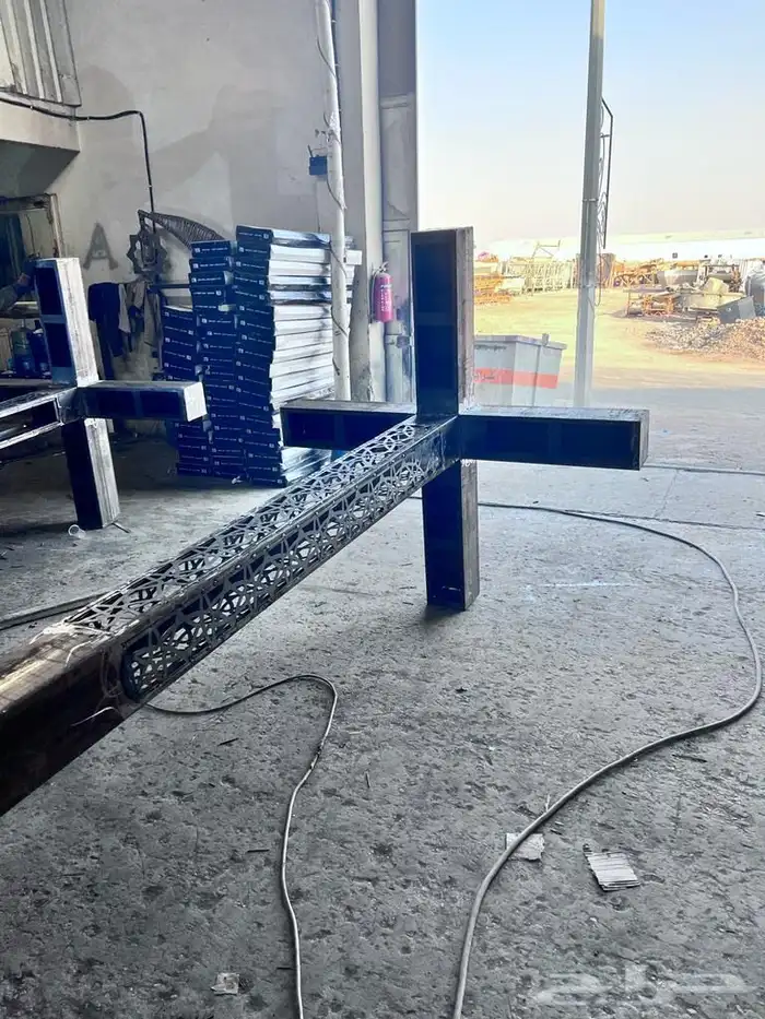 نوفر جميع أنواع أعمدة الإنارة والقواعد الخرسانية 1