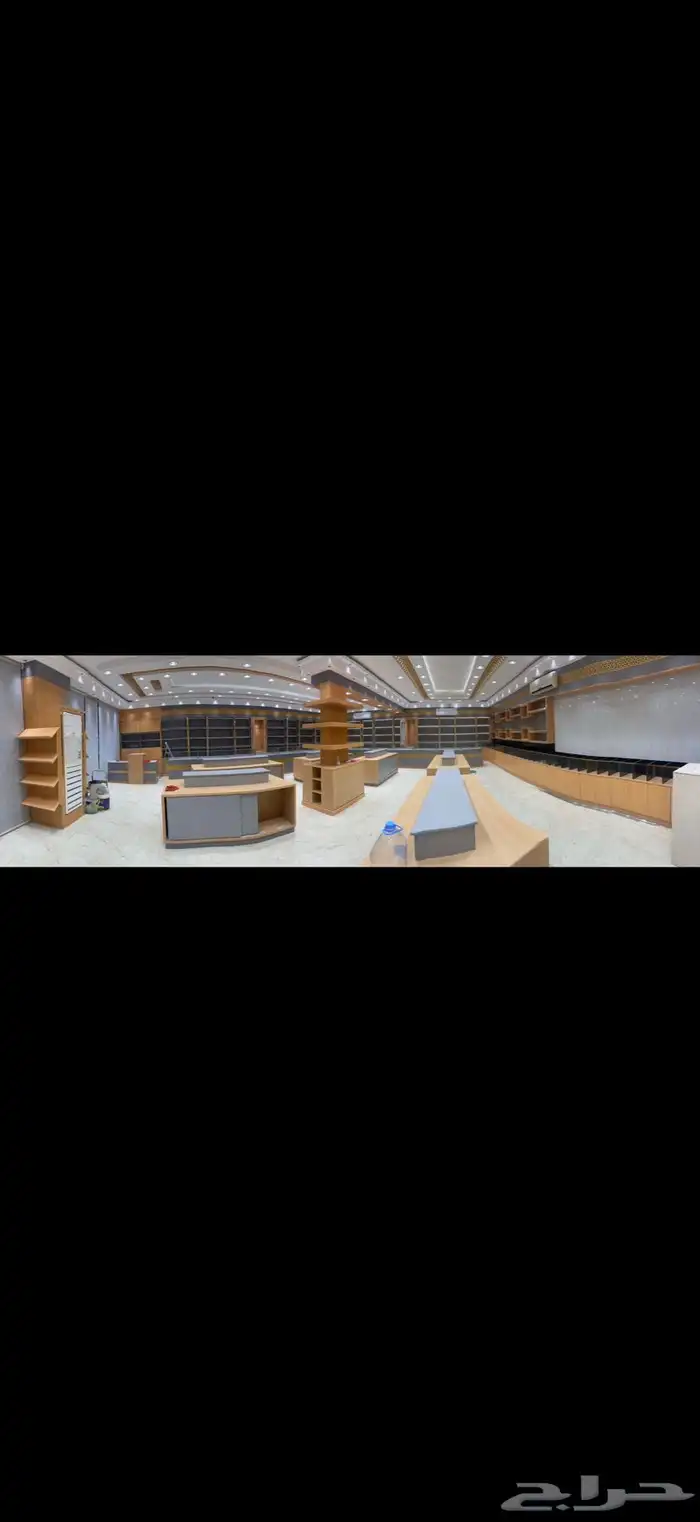 ديكور محل رجالي خشبي 4