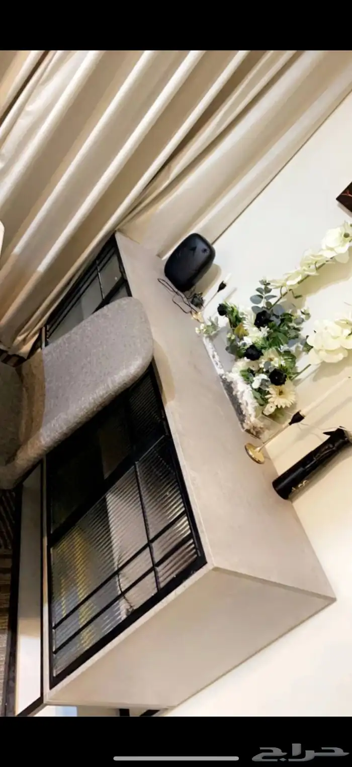 طاوله طعام وثمان كراسي 3