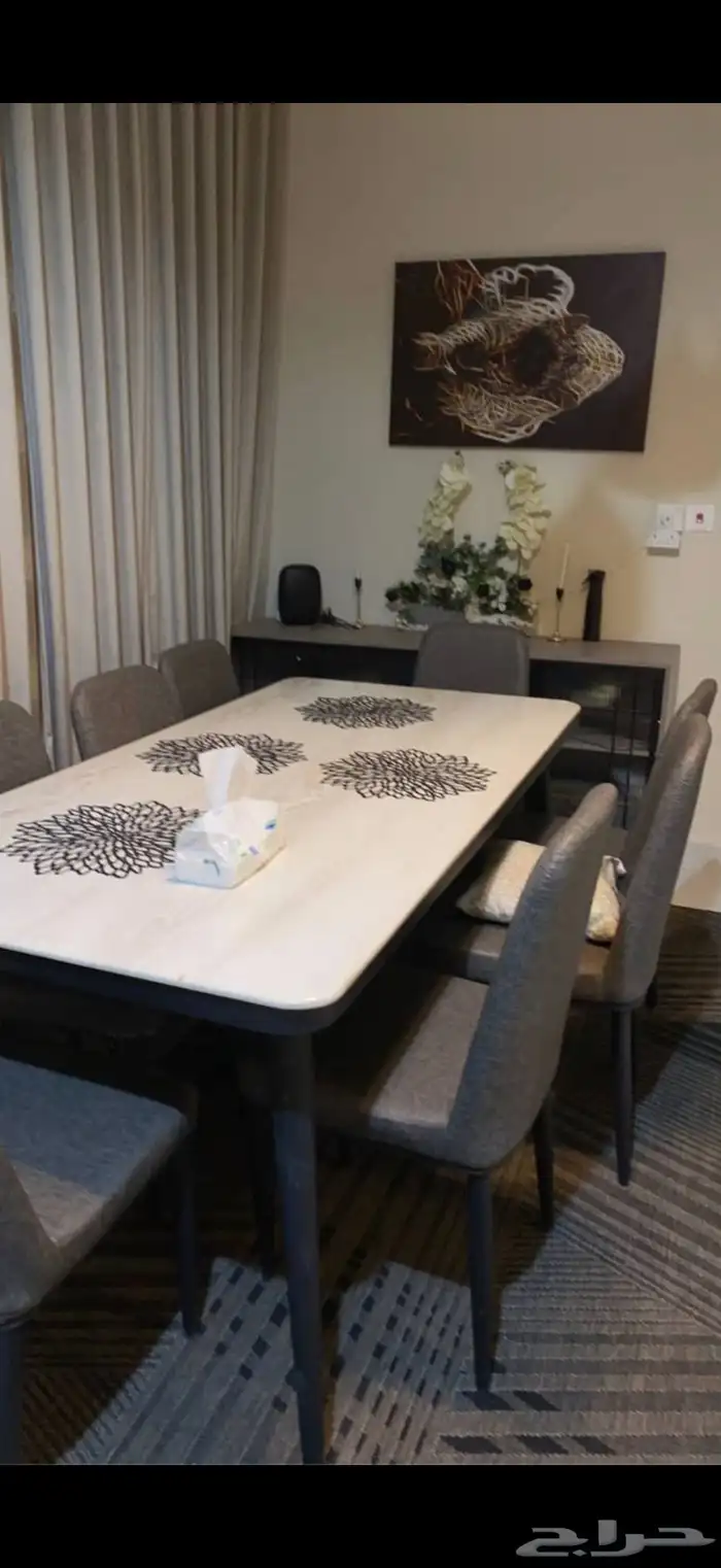 طاوله طعام وثمان كراسي 0