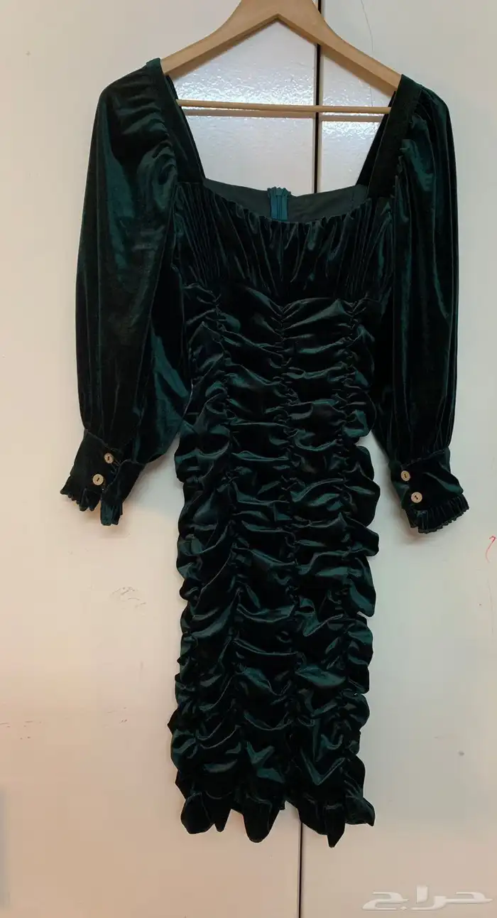 فستان اخضر مخملي 0