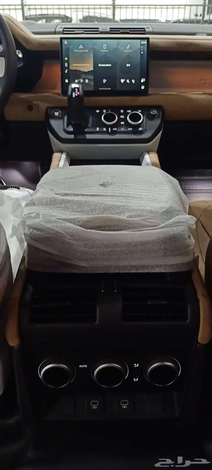 لاند روفر ديفندر I6P فل كامل 6 سلندر 2025 خليجي 6