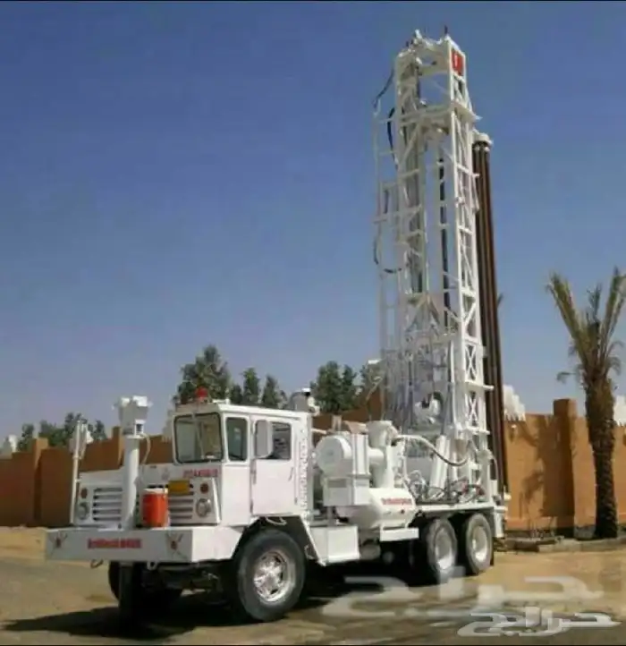 حفار آبار ارتوازية باحدث الحفارات 3