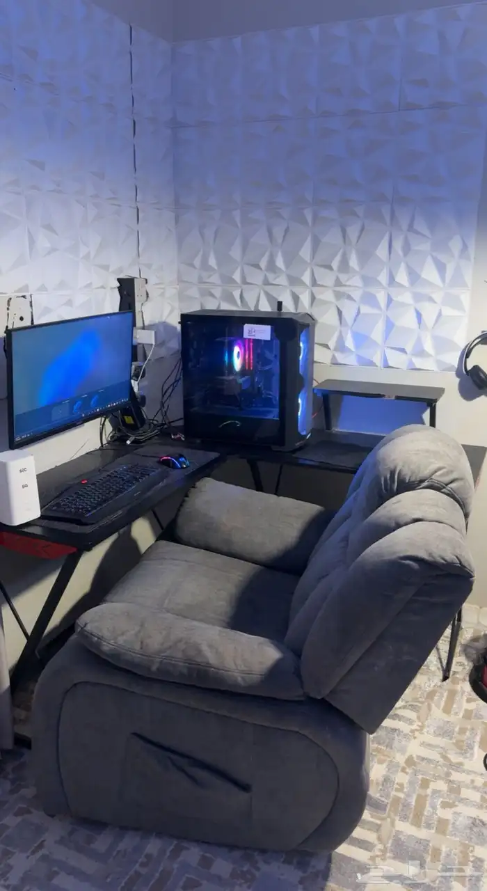 للبيع جهاز قيمنق كامل مع كرسي استرخاء وراوتر 2