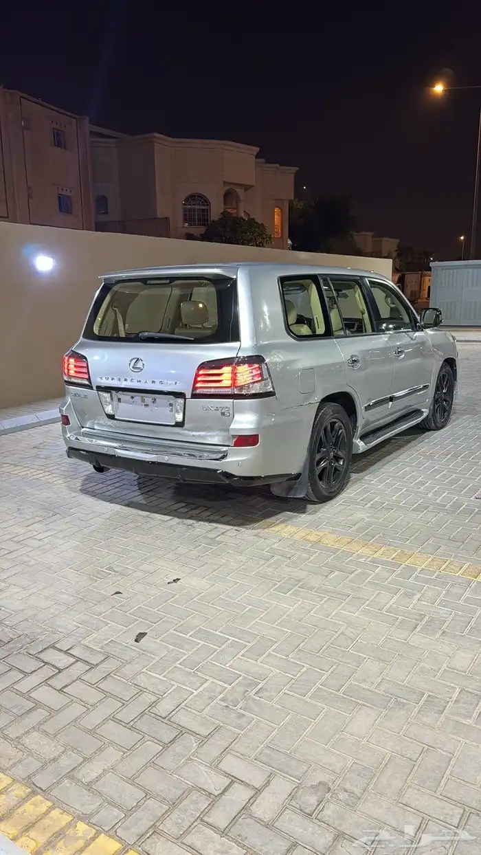 جيب لكزس 2012 2