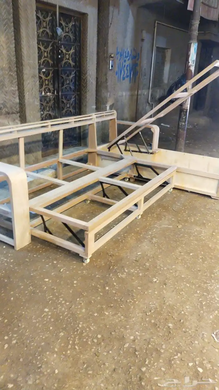 معلم ورشه نجاره مودرن لتفصيل الأبواب وغرف النوم والديكورات 19