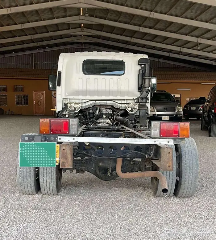 ايسوزو دينا شاص 5 متر قير عادي 2014 9