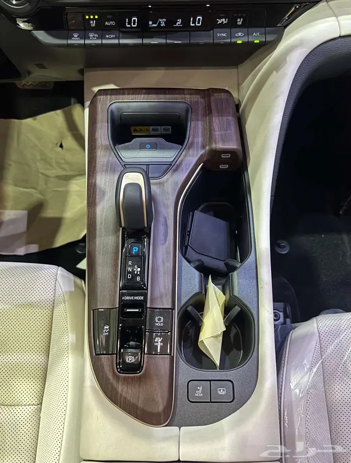 تويوتا كراون 2.5 بريميوم هايبرد 2026 10