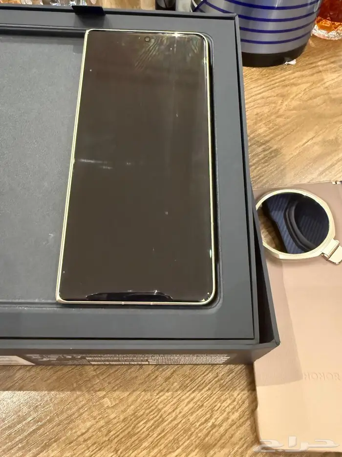 جوال هونر ماجيك 5 الجديد مع لابتوب 2