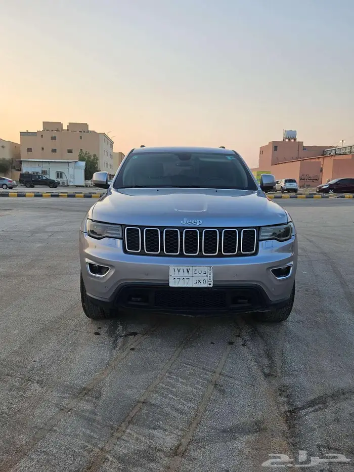 للبيع جيب قراند شيروكي 2020 Jeep 4