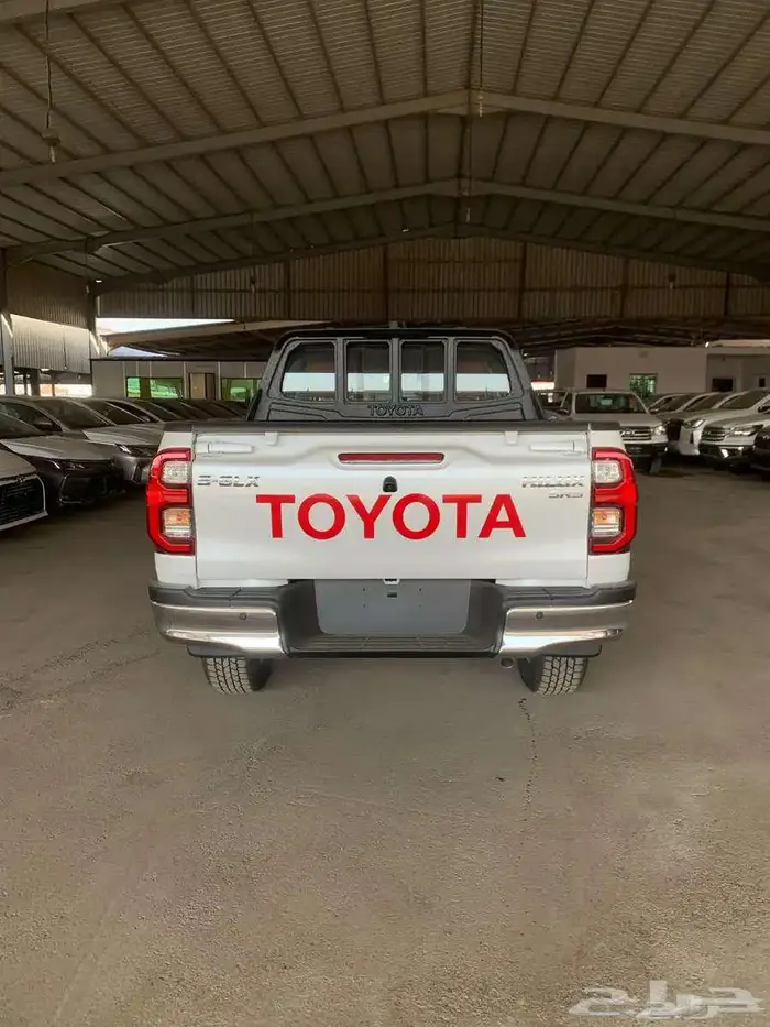 تويوتا -هايلوكس -S-GLX-2025فل كامل بنزين 3