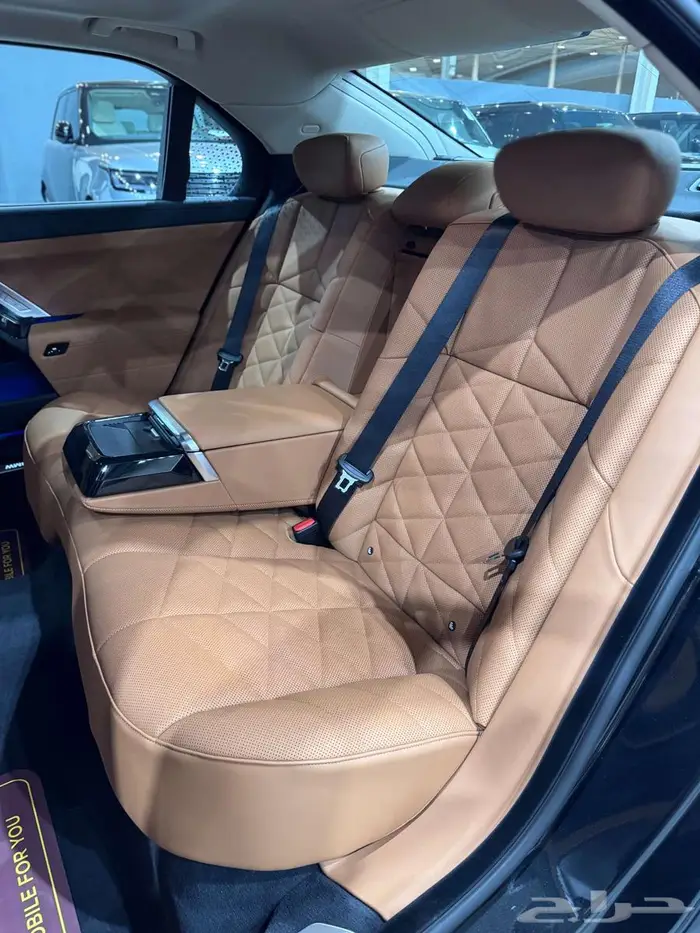 بي ام دبليو 735i موديل 2026 جديد 7