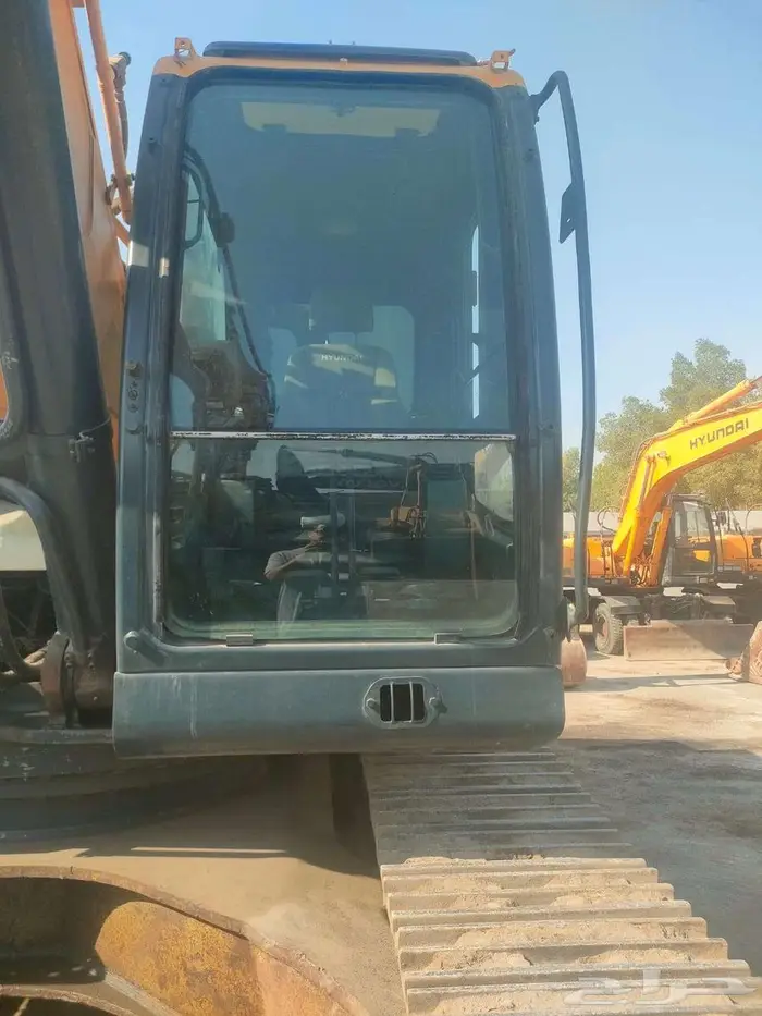 بوكلين حفار Hyundaiموديل Roblex480LC-9Sللبيع 18