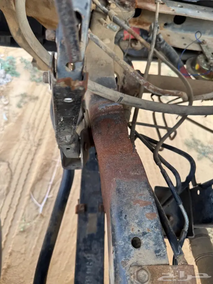 دينة وايت ايسوزو 2000 3