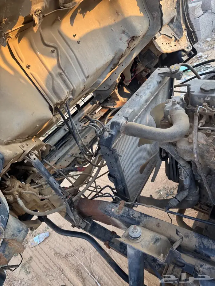 دينة وايت ايسوزو 2000 10