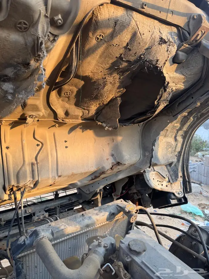 دينة وايت ايسوزو 2000 17