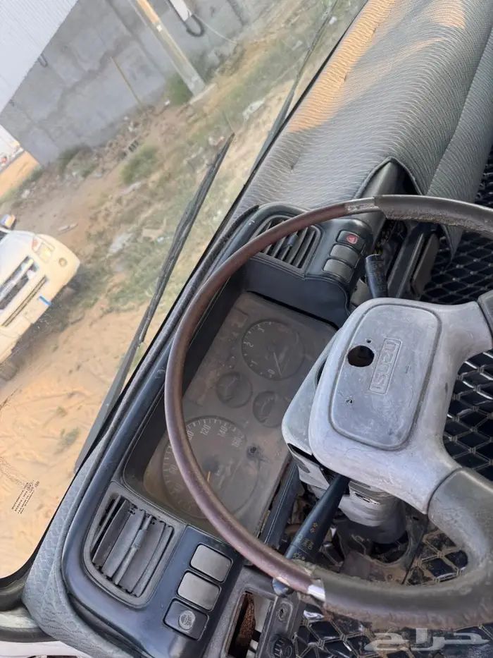 دينة وايت ايسوزو 200 5