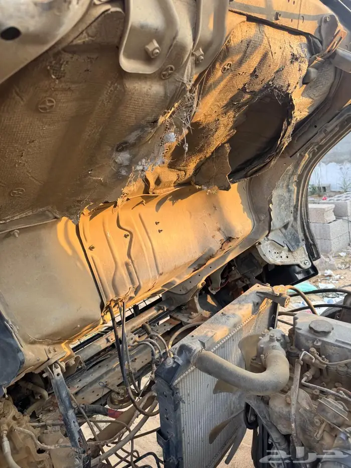 دينة وايت ايسوزو 200 16