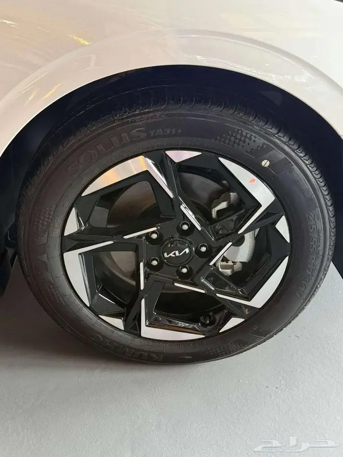 كيا 5 نص فل 2026 الان بعرض حصري مع خصم على باقات التظليل 5