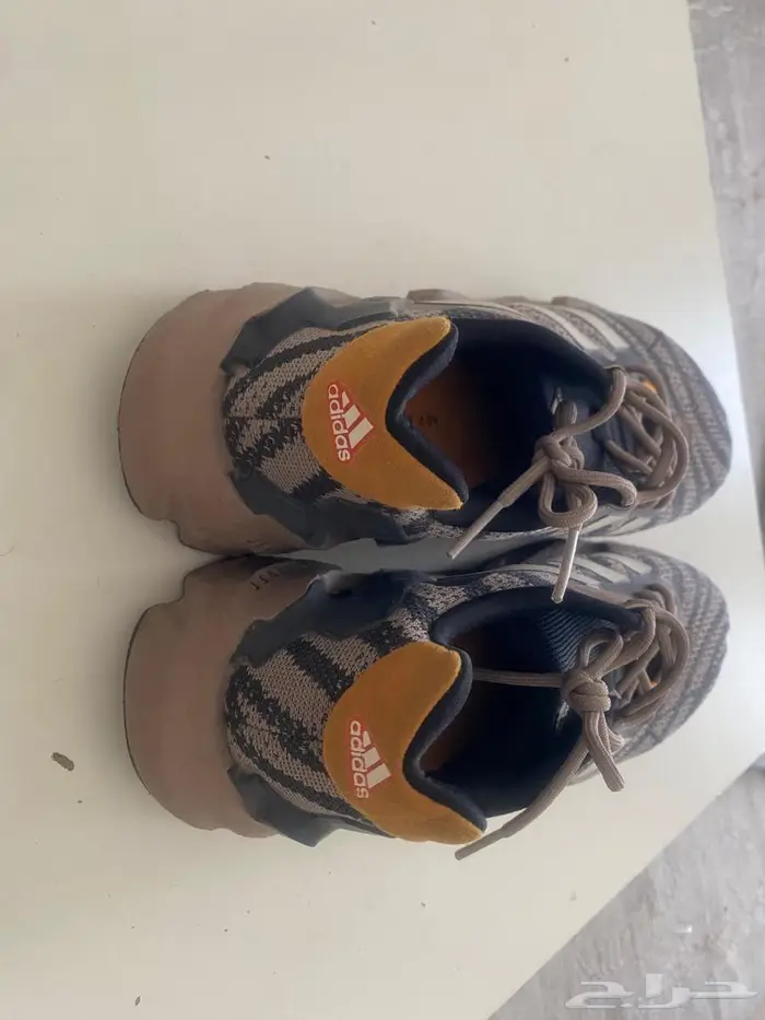 حذاء رجالي اديداس للبيع مقاس 46 0