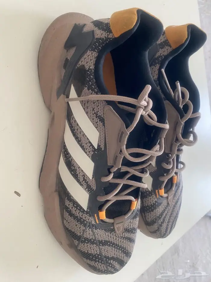 حذاء رجالي اديداس للبيع مقاس 46 4