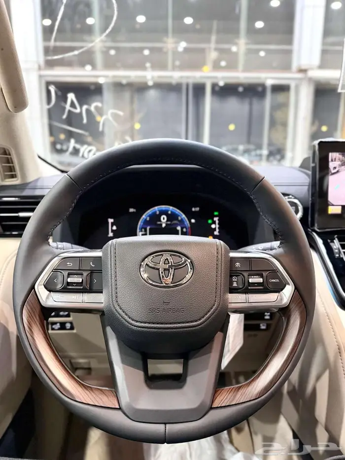 تويوتا لاندكروزر ( GXR 4 ) بنزين موديل 2025 أقل الأسعار 17