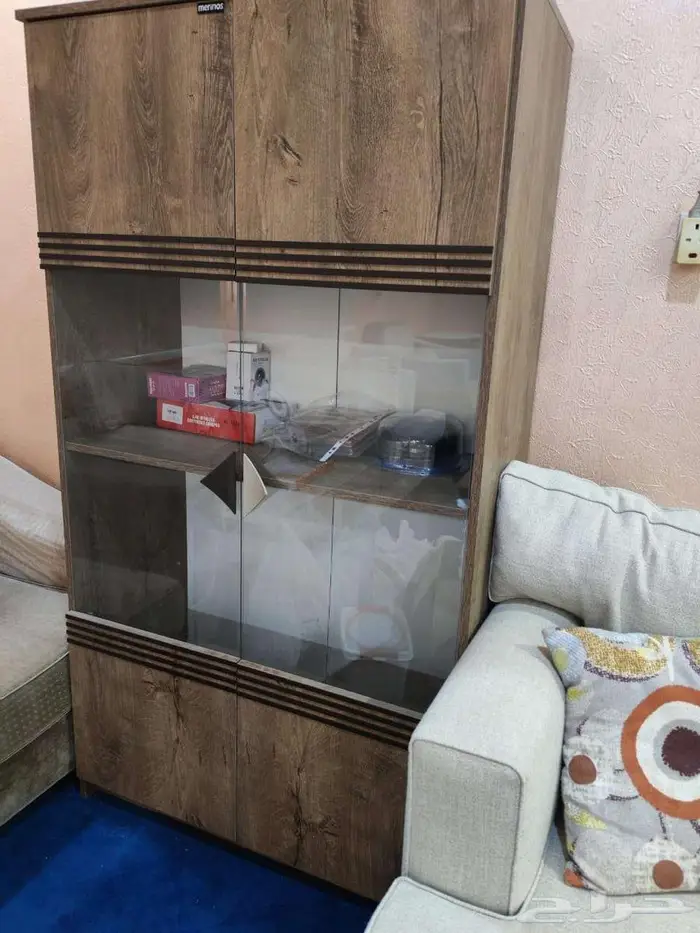 طاولة مكتب مع خزانة 8