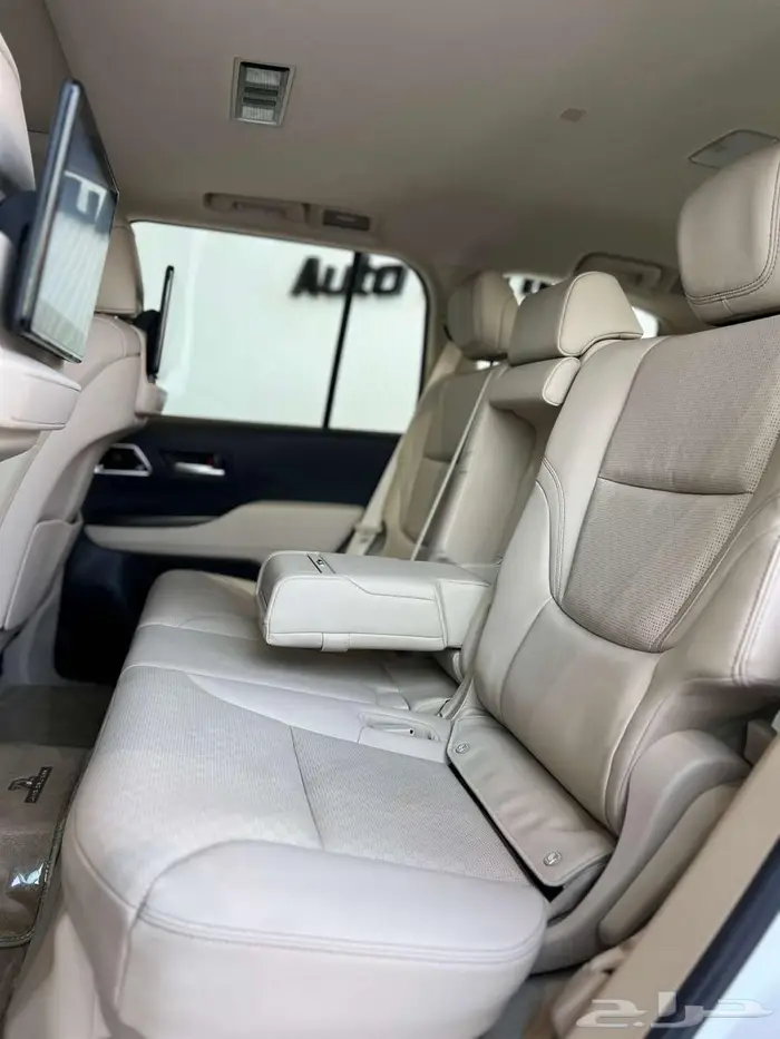 TOYOTA LAND CRUISER VXR TWIN TURBO 2022 WHITE 9