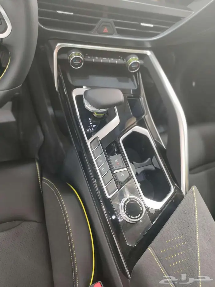 جيلي توجيلا 2025 4