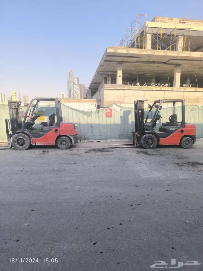 رافعه فوركلفت شوكيه ايجار بالساعه باليوم بالشهر 5