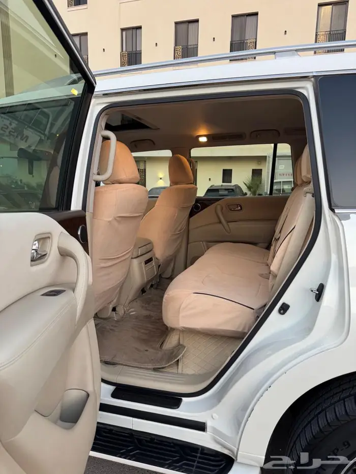 جيب نيسان 10