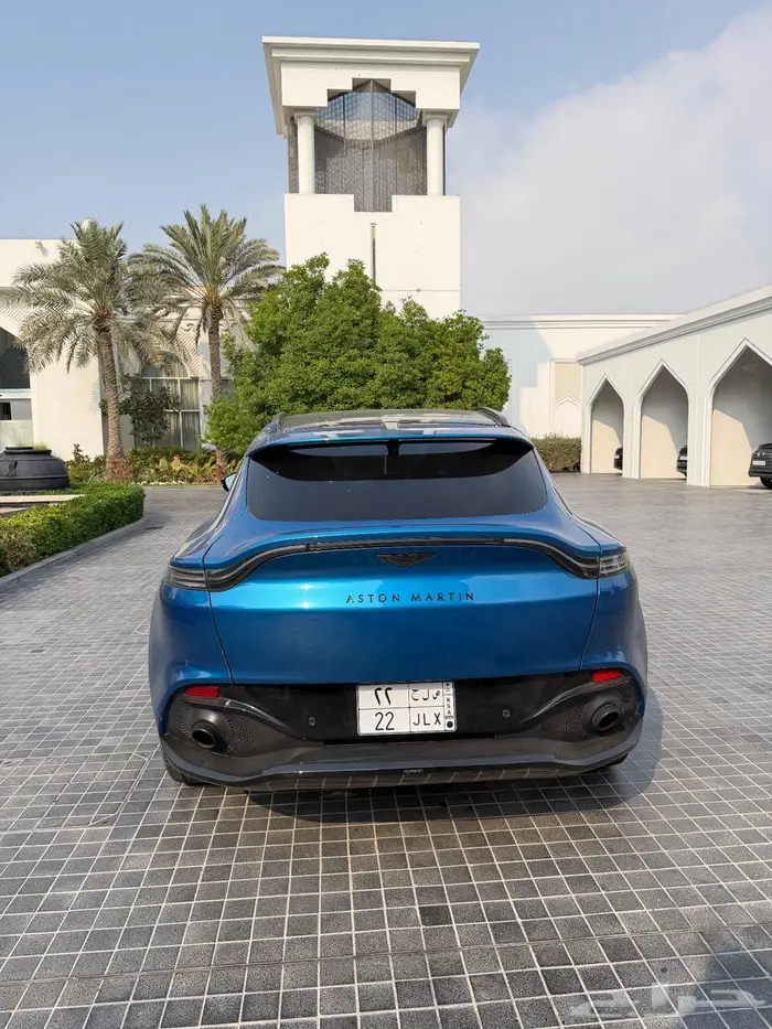 استون مارتن -DBX 6