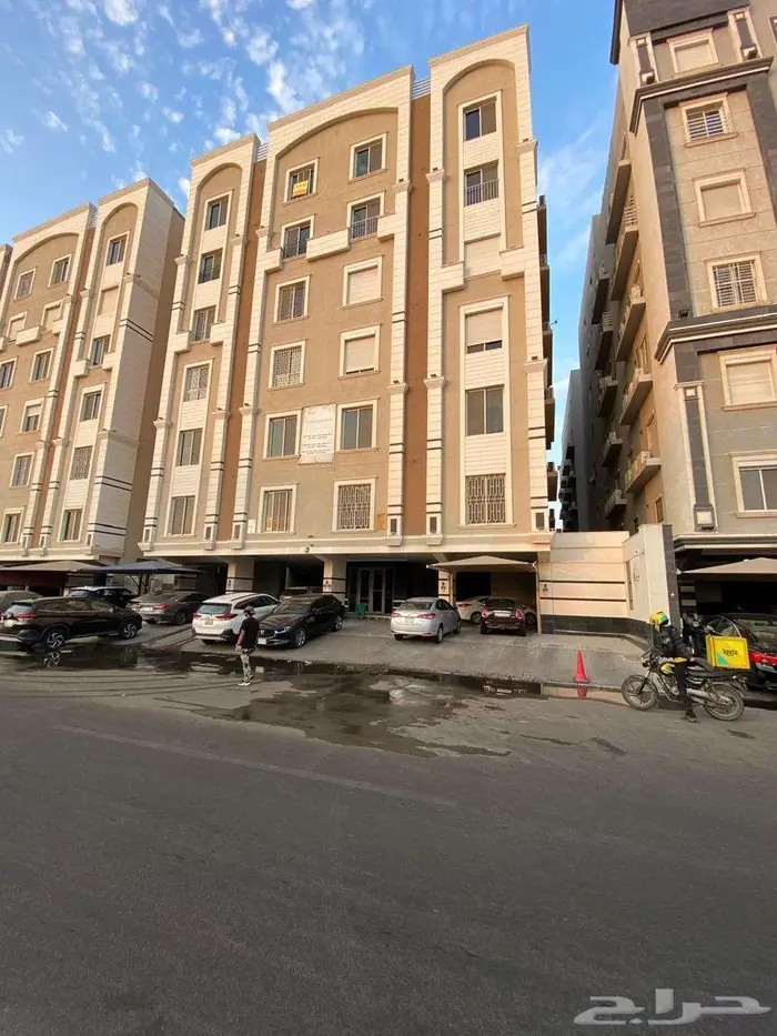 شقة للايجار مكونة من 4 غرف بحي الربوة 0