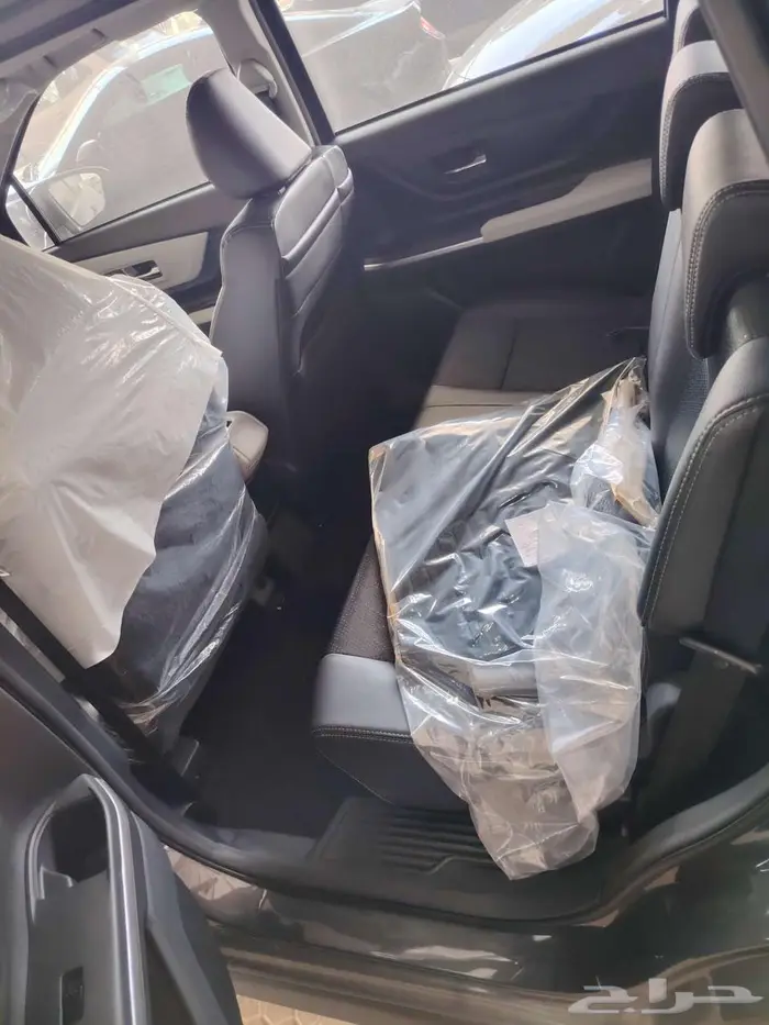 تويوتا فيلوز GLX بنزين 2025 فل كامل لون رصاصي 17