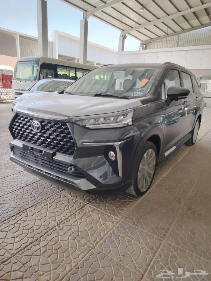 تويوتا فيلوز GLX بنزين 2025 فل كامل لون رصاصي 1