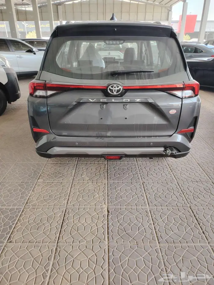 تويوتا فيلوز GLX بنزين 2025 فل كامل لون رصاصي 2