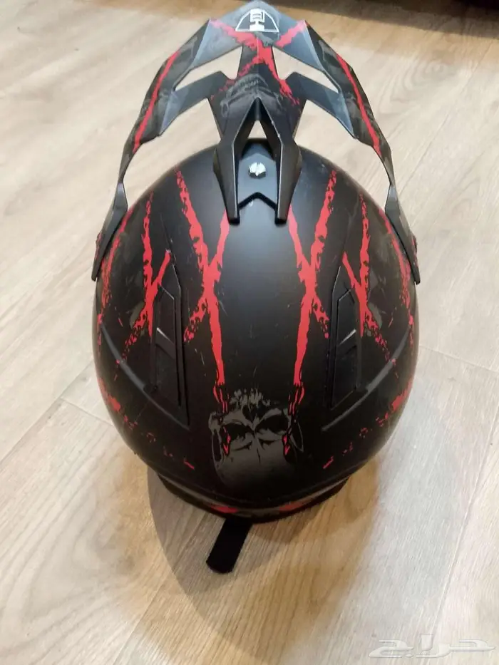 خوذة دباب للبيع استعمال خفيف نظيفه 3