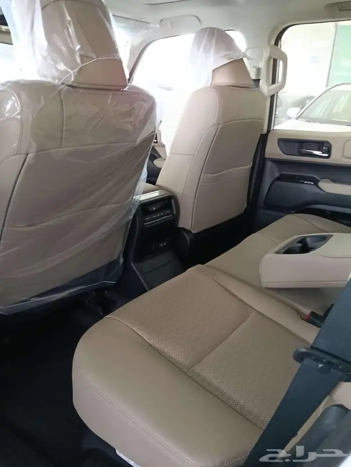 تويوتا برادوا TXL3 بنزين ابيض م 2025 - سعودي 8