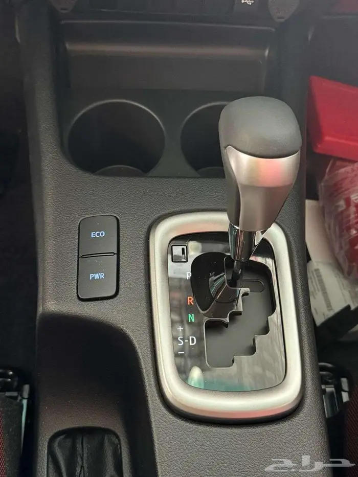 تويوتا هايلوكس SGLX بريمي بنزين 2.7 فل كامل دبل 2025 20