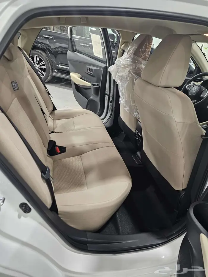 تويوتا يارس استاندر Y 2026 10