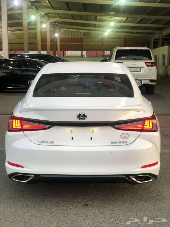 لكزس ES350 FF 2025 اسبورت سعودي أبيض _ أسود داخل أحمر 7