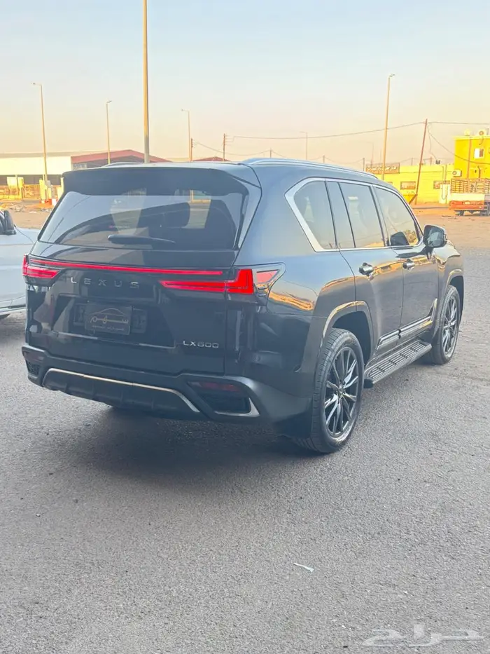 لكزس سبورت (2022) 3