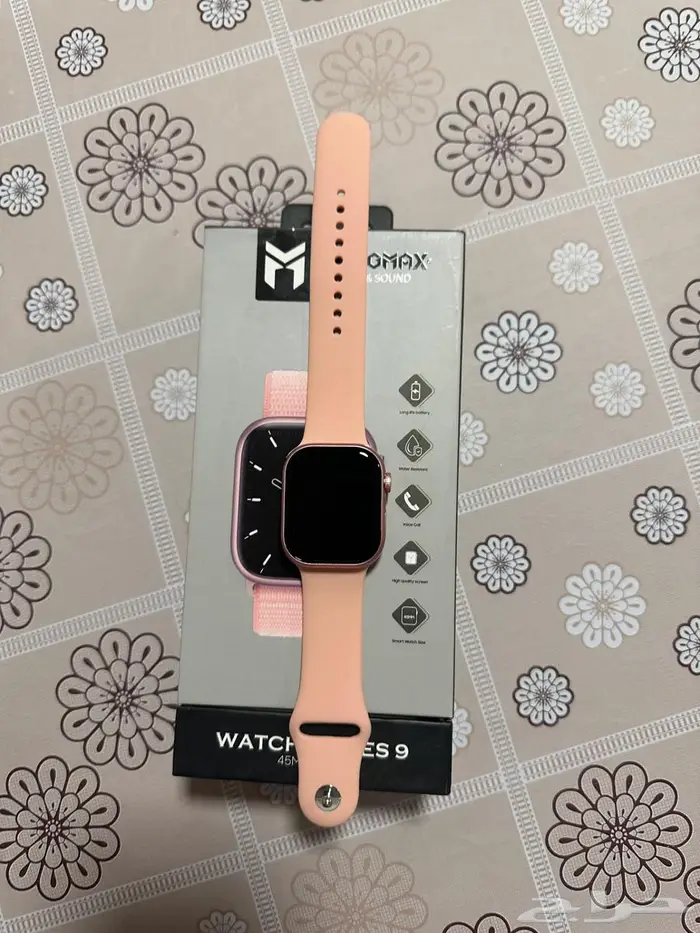 ساعة ذكيه جديده غير مستعله فقط تم فتح الكرتون 0