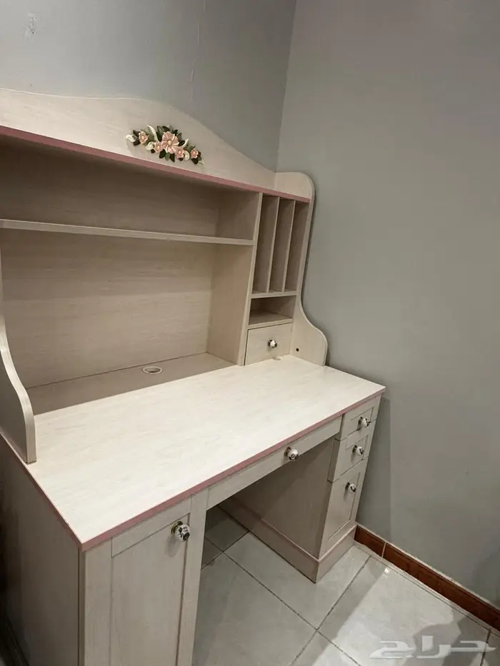 مكتب ودولاب طقم 4