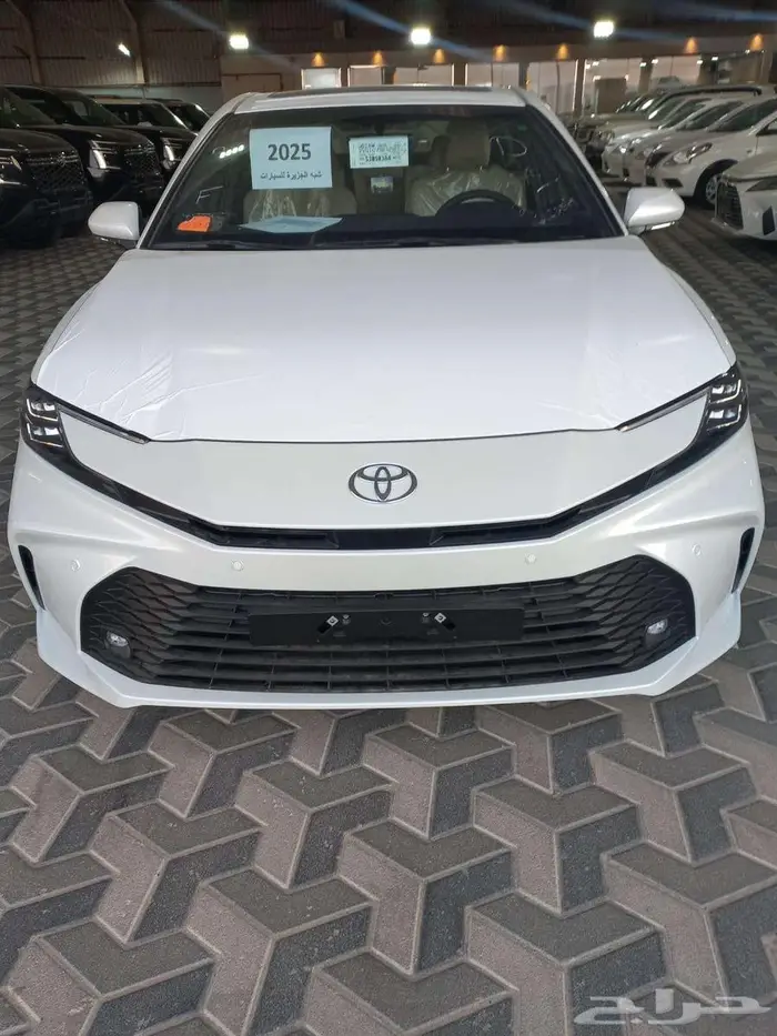 تويوتا كامري E 2025 7