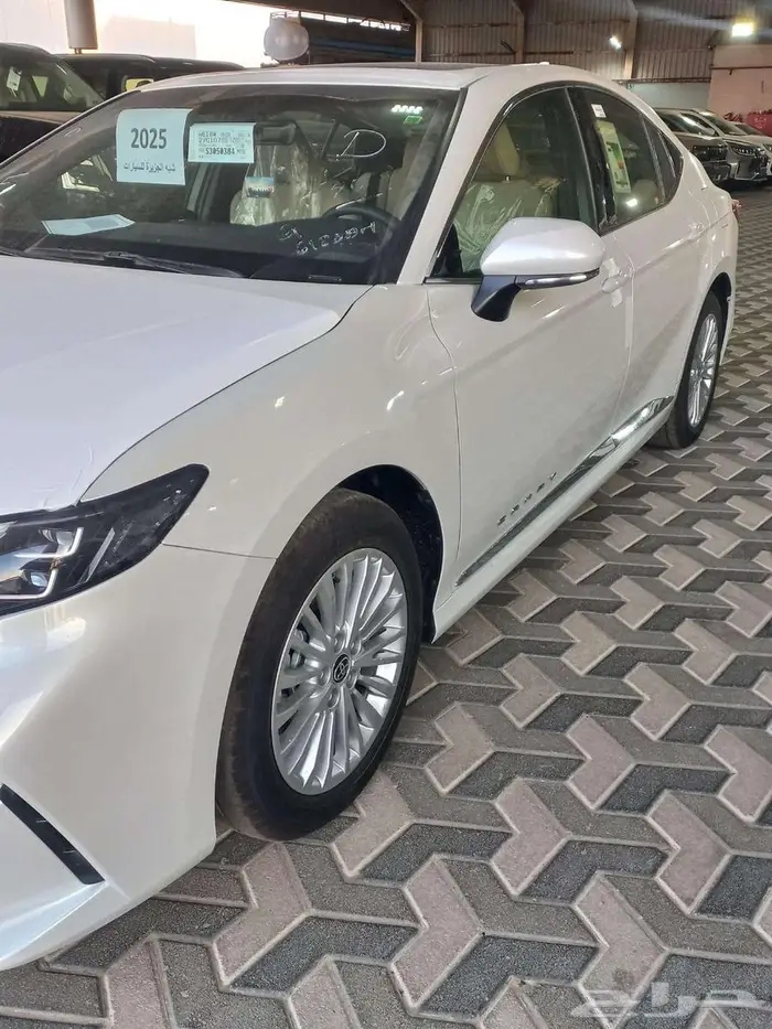 تويوتا كامري E 2025 0