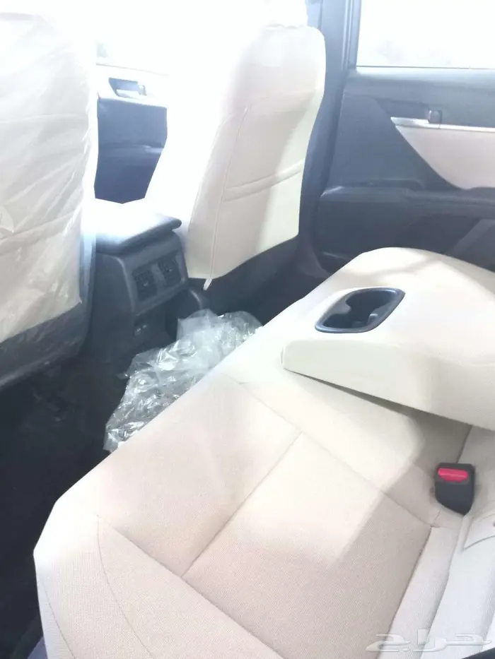 تويوتا كامري E 2025 1