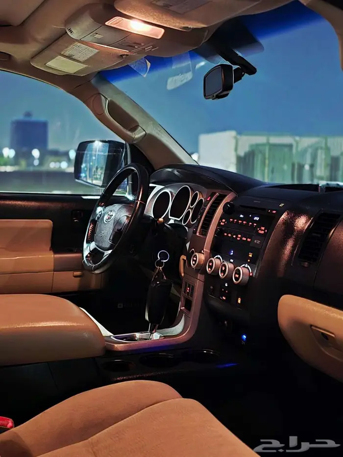 للبيع تويوتا سيكويا 2013 SR5 4X4 2